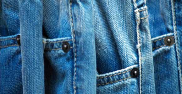 Как сделать дырки и потертости на джинсах